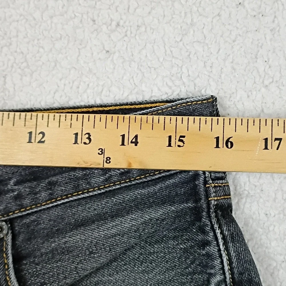 Levis type straight